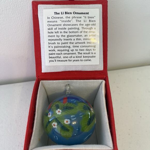 Vintage The Li Bien Hand painted Small Glass Christmas Theme Seasonal Ornament - Picture 2 of 3